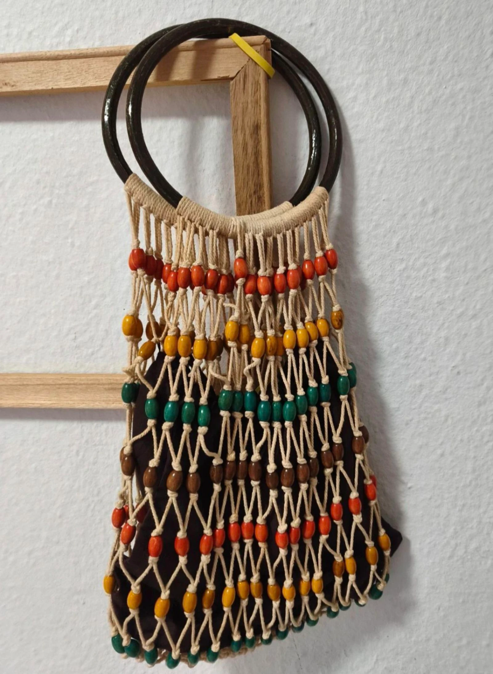 Bolso de mano macramé y madera